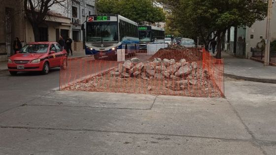 95578-desvios-de-lineas-por-obras-en-calle-islas-malvinas-y-adolfo-guemes