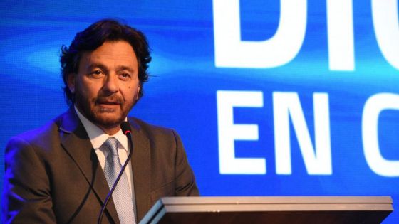 95882-gustavo-saenz-hoy-tenemos-80-plazas-de-toda-la-provincia-con-internet-libre-20240528172654