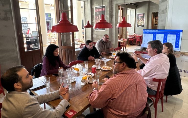 reunion-comite-scaled-e1724798603260-1024x642