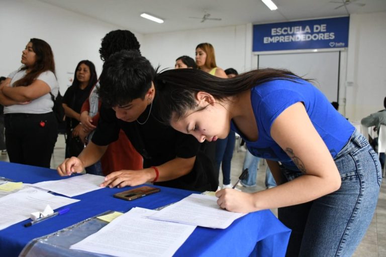 oficina-de-empleo-practicas-laborales-firma-contratos-3-1024x683